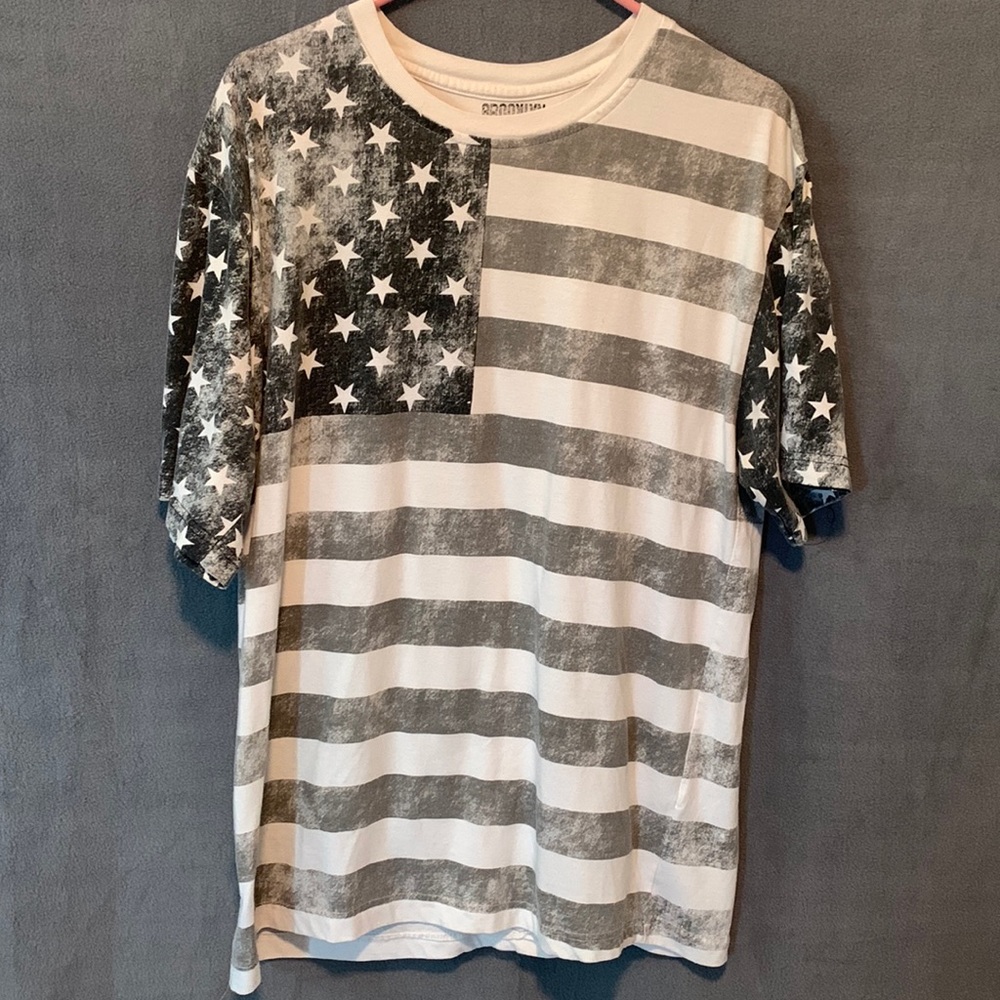 Men’s grey tone American flag top